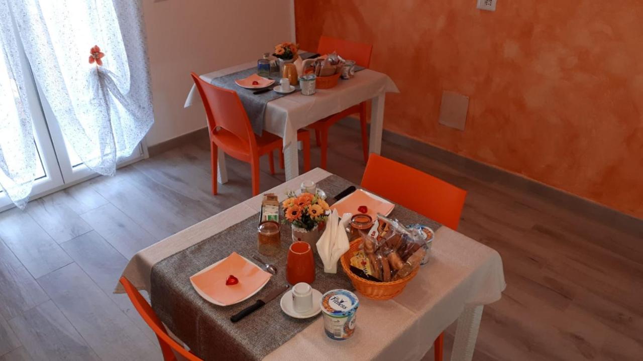 R&B Mediterraneo Bosa Exterior photo